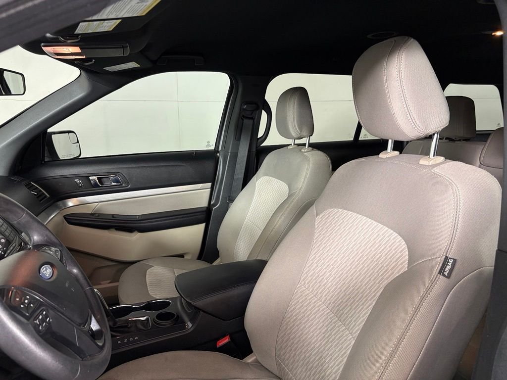 Used 2018 Silver Ford Base image 18