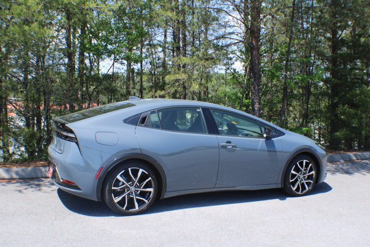 Used 2024 Toyota Prius Prime XSE with VIN JTDACACU0R3037268 for sale in Rome, GA