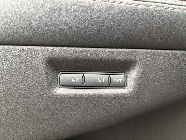 Used 2015 Orange Nissan SL image 24