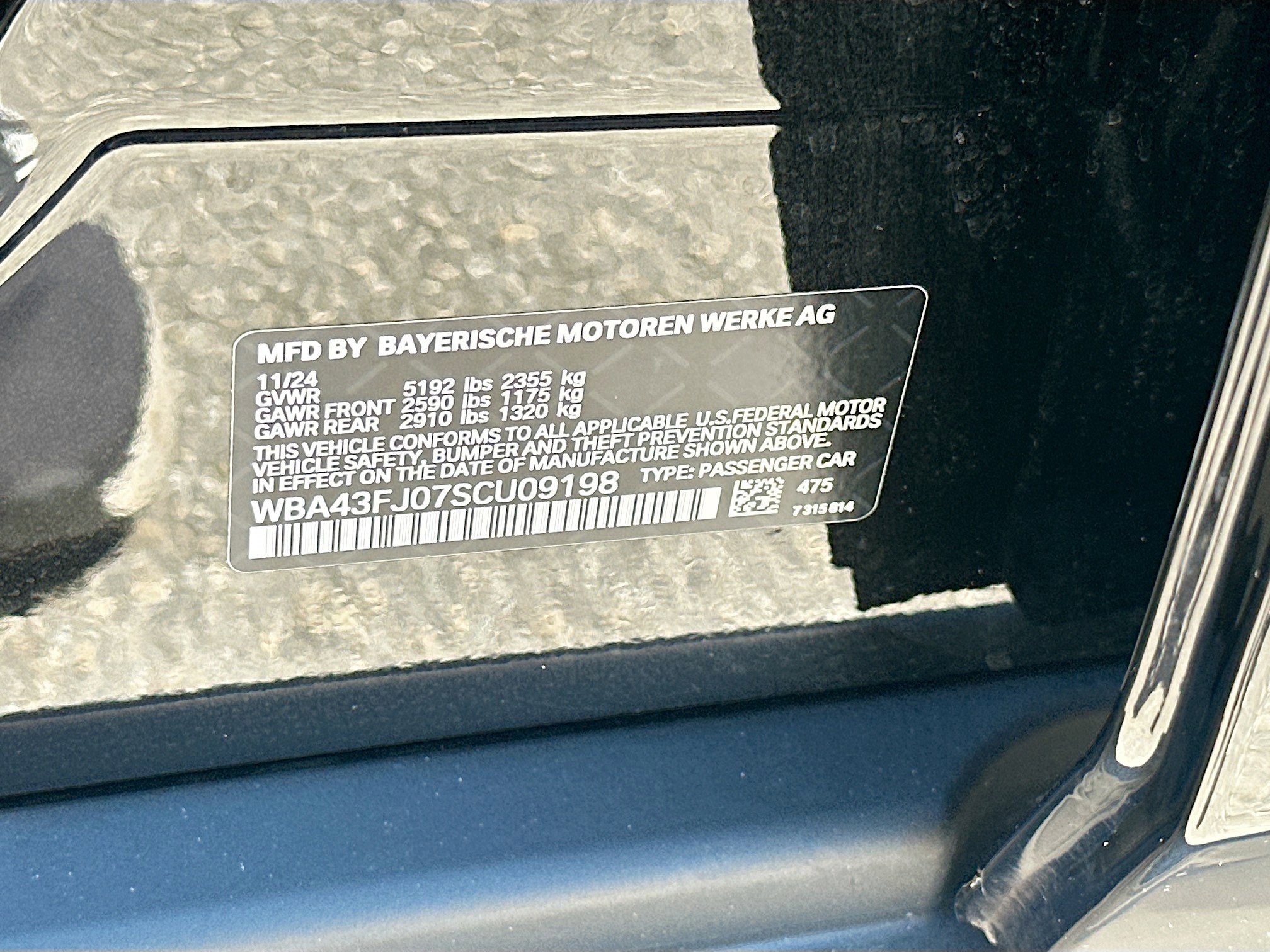 New 2025 Black Sapphire Metallic BMW 530i image 27