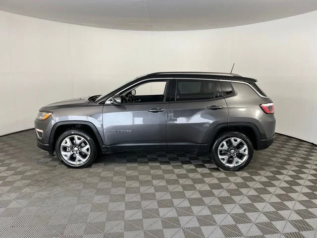 Used 2018 Gray Jeep Limited image 4
