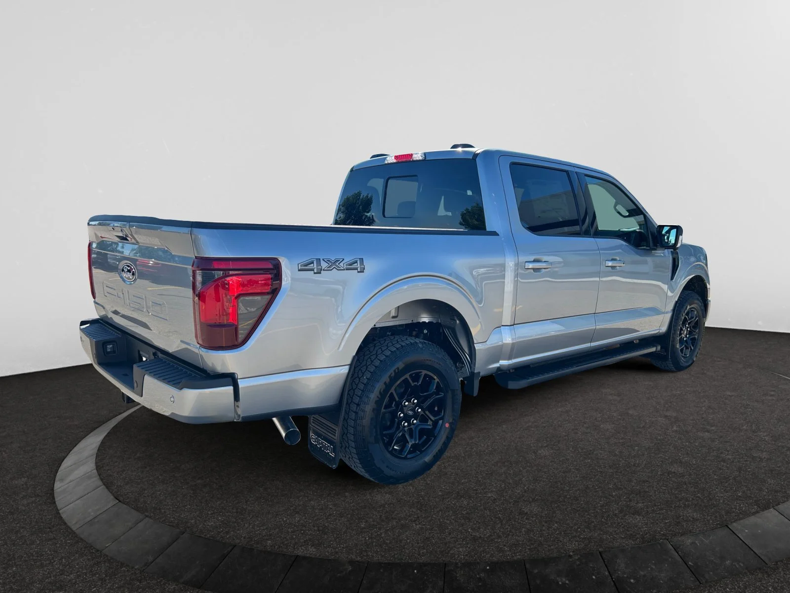 New 2026 Iconic Silver Metallic Ford XLT image 5