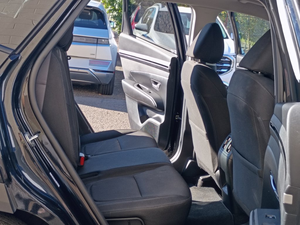 Used 2022 Black Hyundai SEL image 18