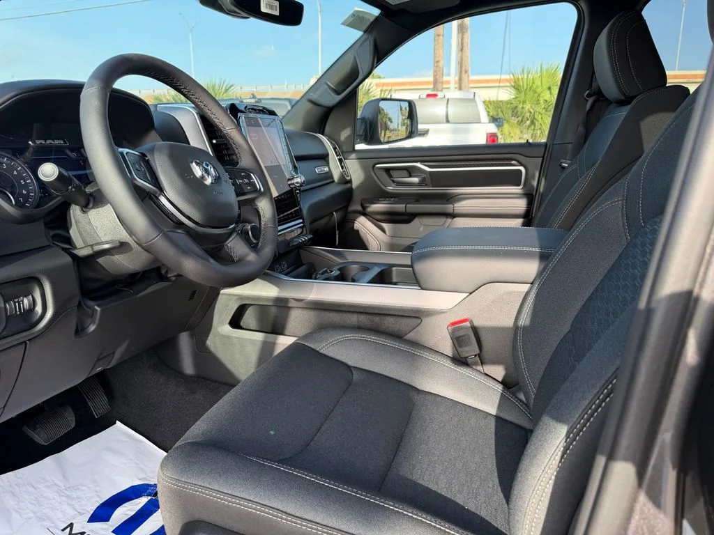 New 2026 Granite Crystal Metallic Clear-Coat Exterior Paint RAM Big Horn/Lone Star image 11