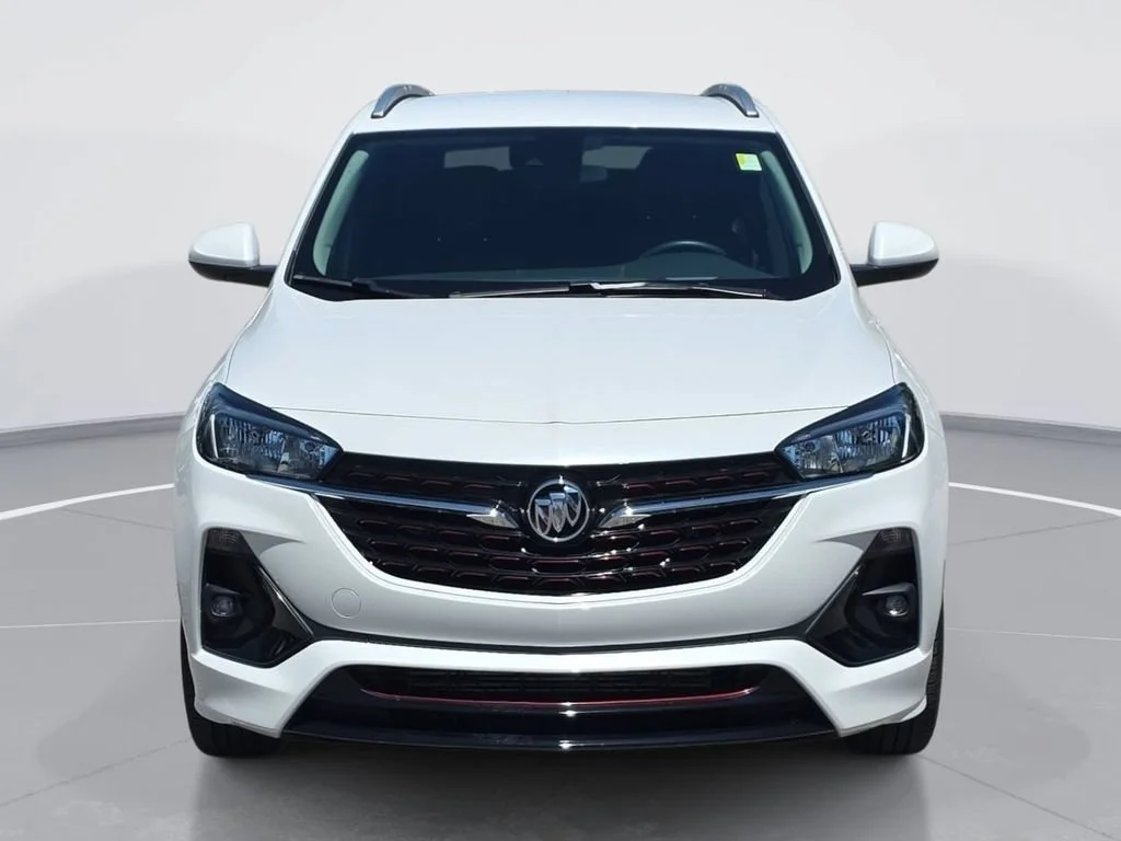 Certified Used 2023 White Frost Tricoat Buick Select image 10