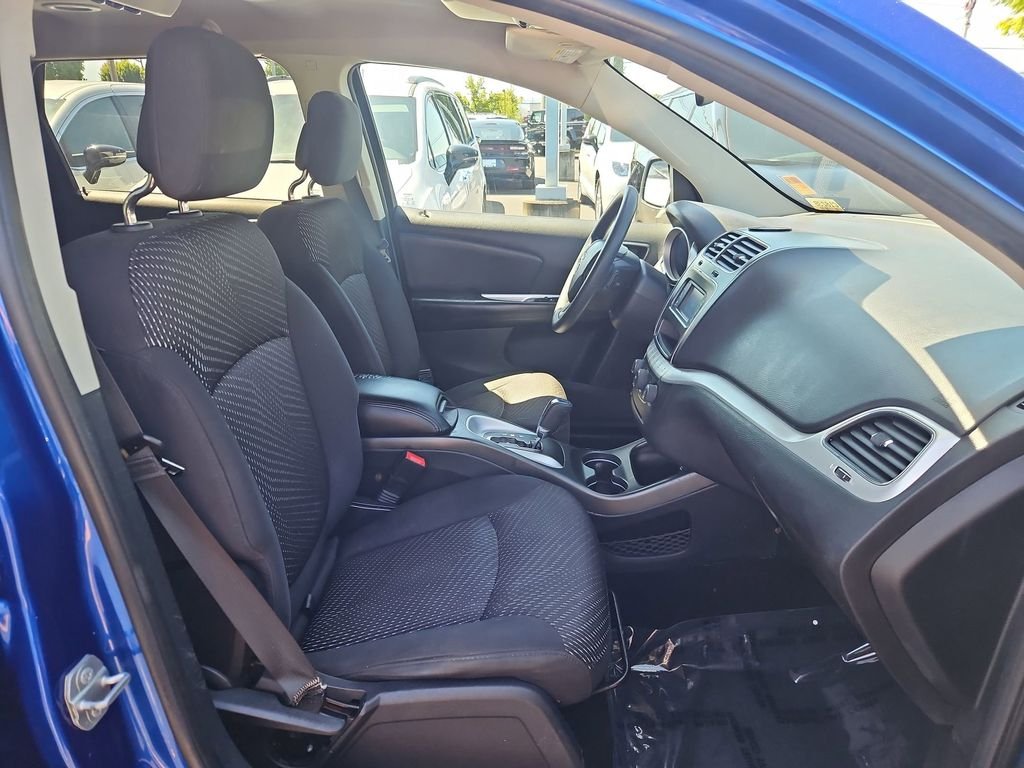 Used 2015 Blue Streak Pearlcoat Dodge SXT image 27