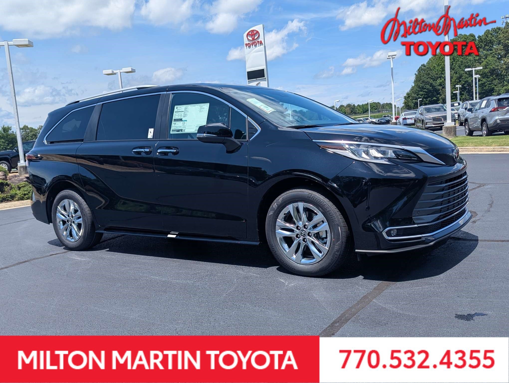 2026 Toyota Sienna Limited 7-Passenger Hybrid FWD's photo
