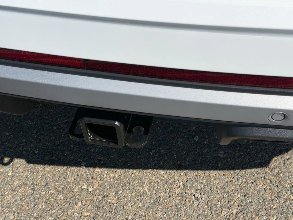 New 2026 Opal White Pearl Volkswagen 2.0T Peak Edition image 9