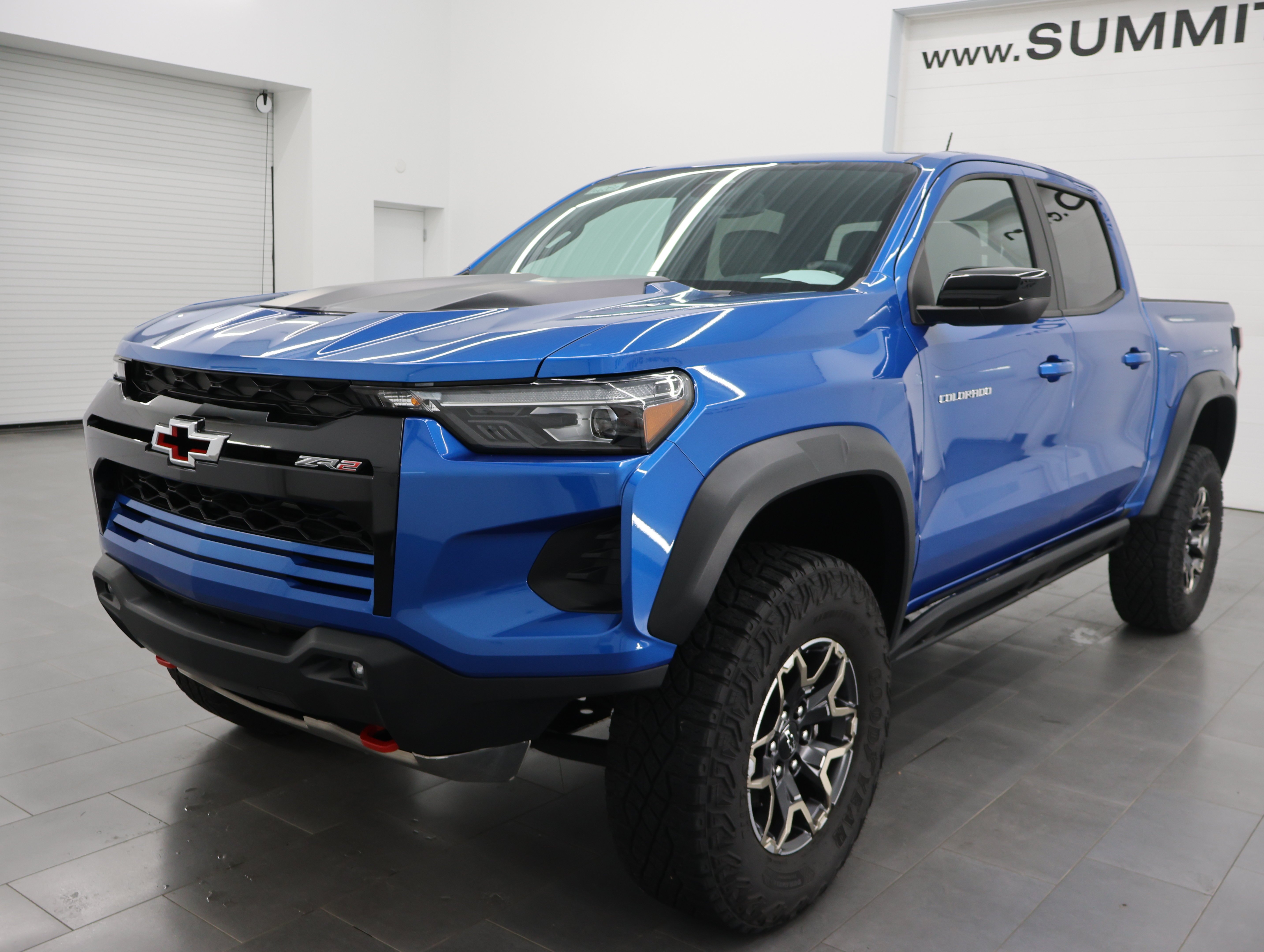 Used 2023 Glacier Blue Metallic Chevrolet 4x4 Crew Cab ZR2: CREW-SHORT-ZR2 CONVENIENCE III-HEATED SEATS-4WD-1 OWNER image 7