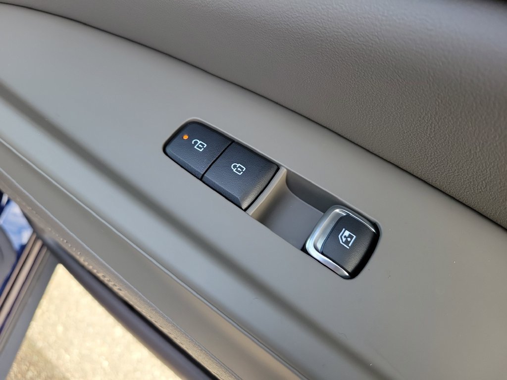 New 2026 Deep Chroma Blue Kia EX image 11