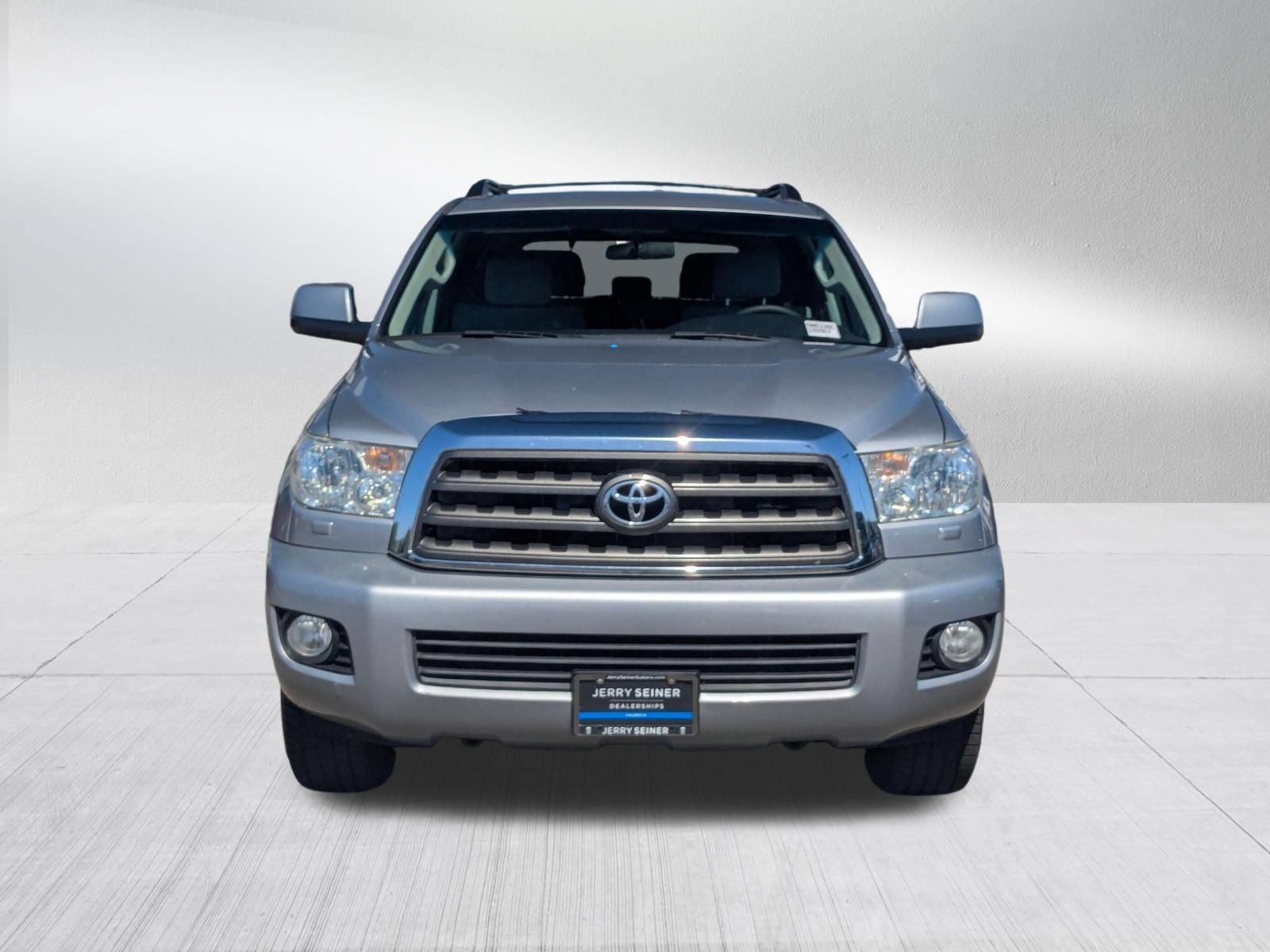 Used 2016 Silver Sky Metallic Toyota SR5 image 8