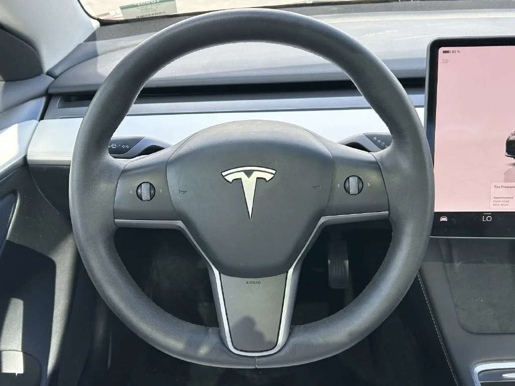 Used 2023  Tesla Base image 16