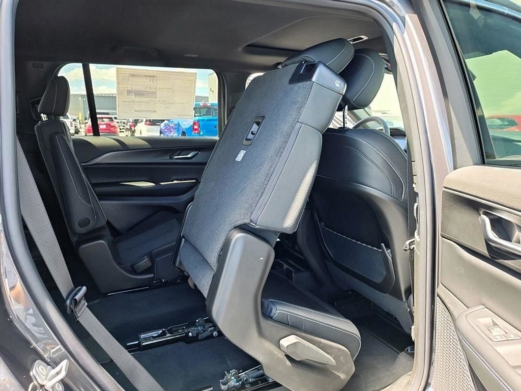 New 2026 Baltic Gray Metallic Clearcoat Jeep Altitude image 39