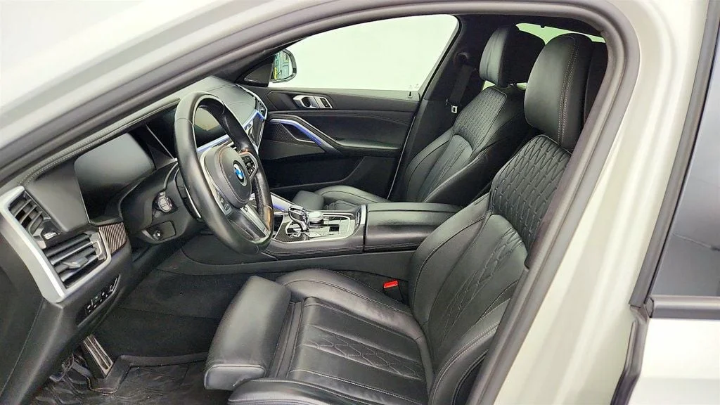 Used 2022 Alpine White BMW M50i SAC w/ Executive & Parking Assistance Pkgs + 22