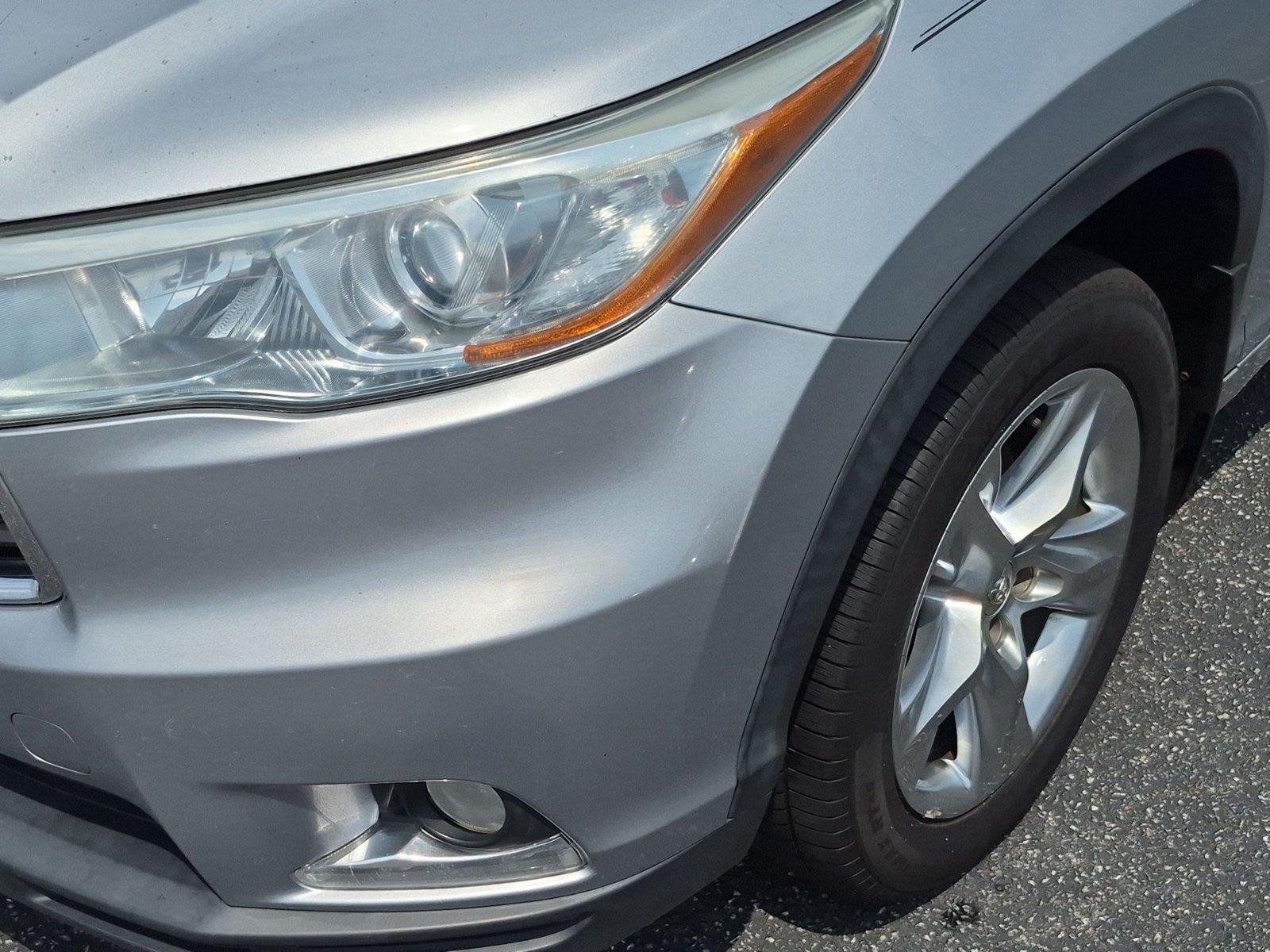 Used 2014 Silver Sky Metallic Toyota Limited image 9