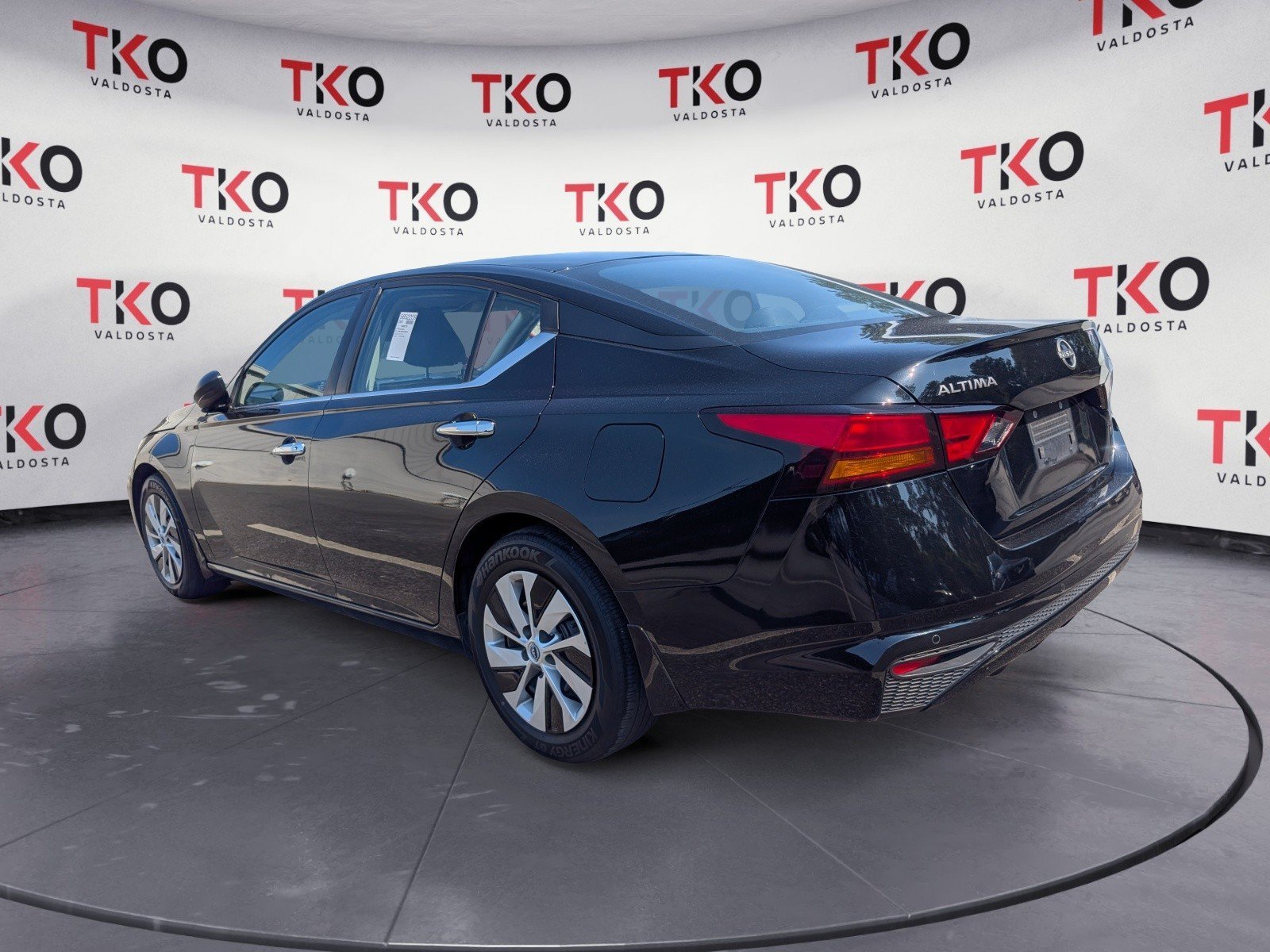 Used 2024 Super Black Nissan 2.5 S image 4