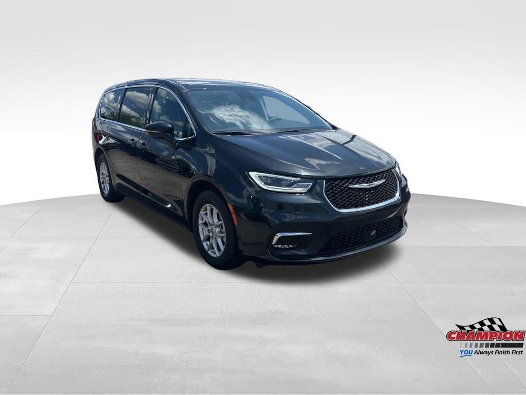 Used 2024 Black Chrysler Touring L image 8