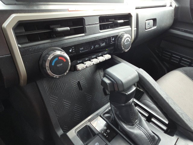 Used 2025  Toyota SR5 image 27