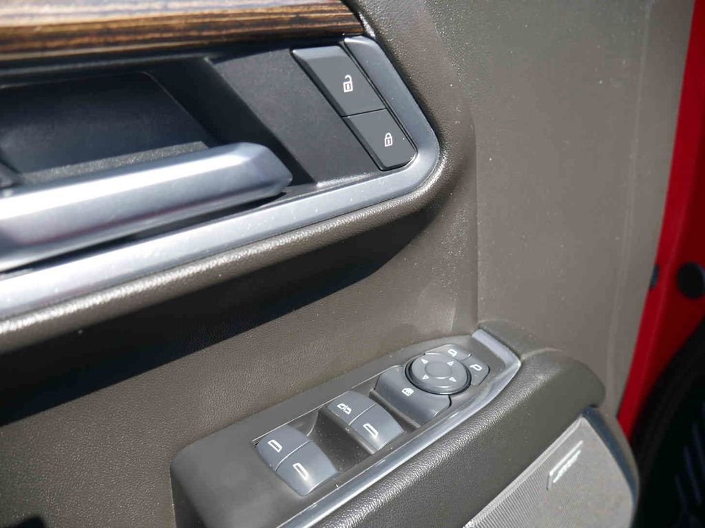 Used 2025 Red GMC Elevation image 30