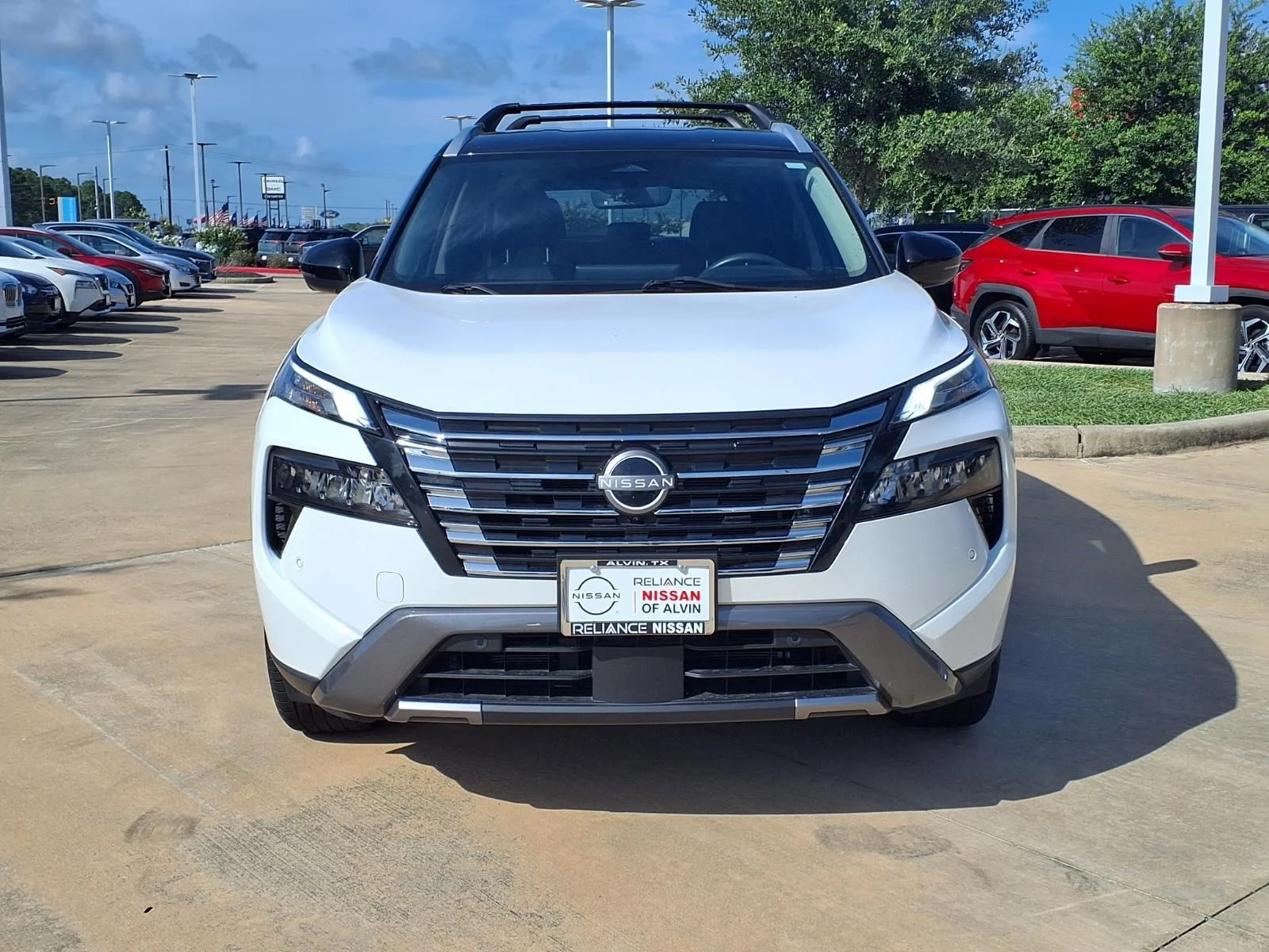 Used 2024 White Nissan SL image 5