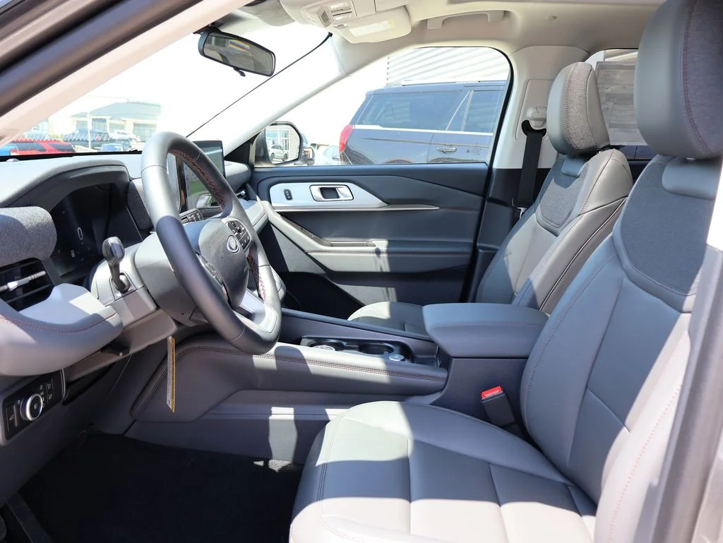 New 2026 Carbonized Gray Metallic Ford Active image 24