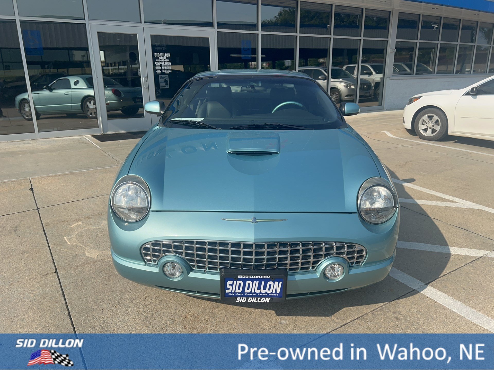 Used 2002 Green Ford Deluxe image 8