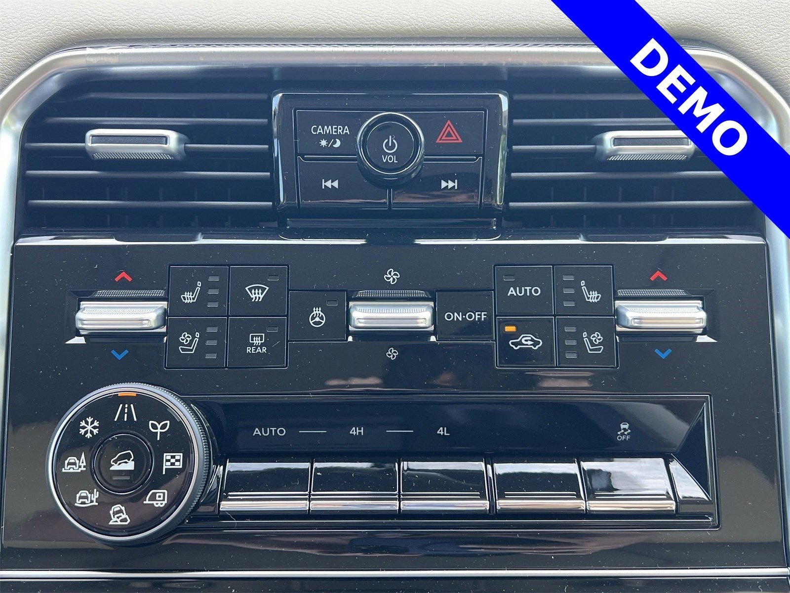 2025 Nissan Armada Platinum Reserve - Photo 11