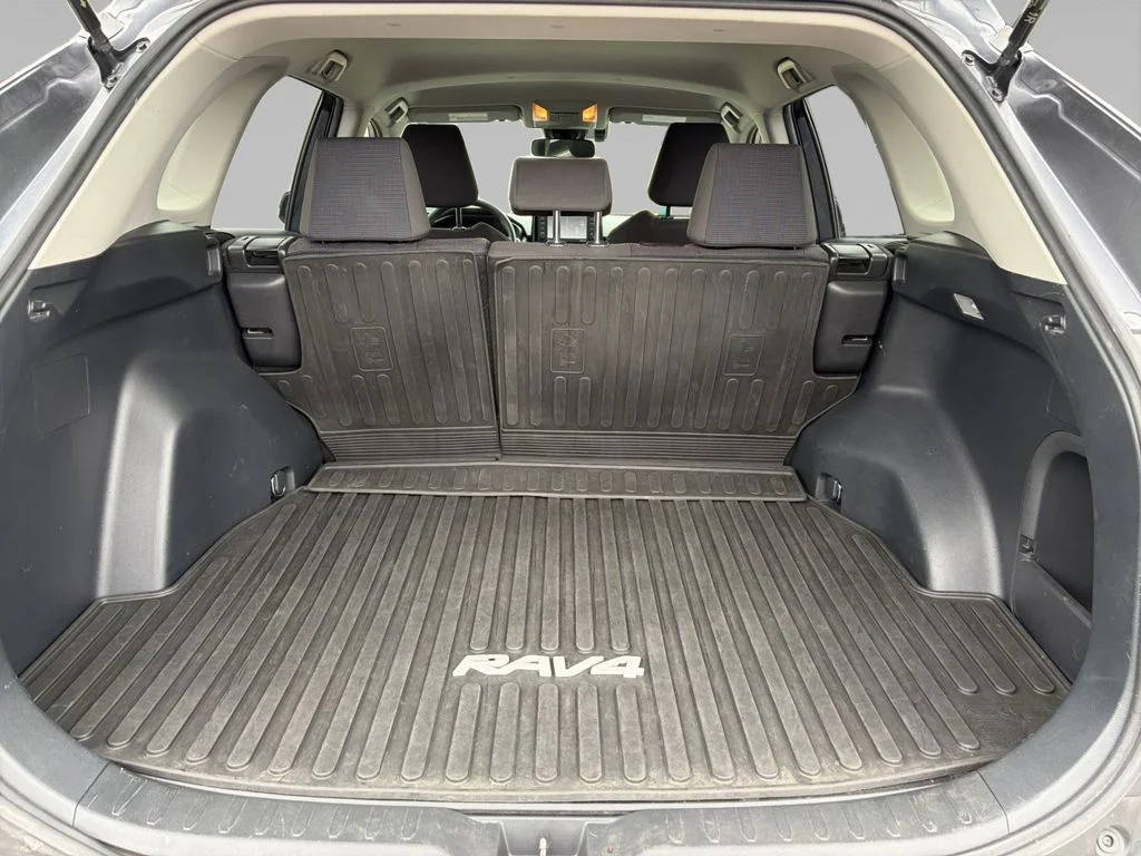 Used 2020 Gray Toyota LE image 15