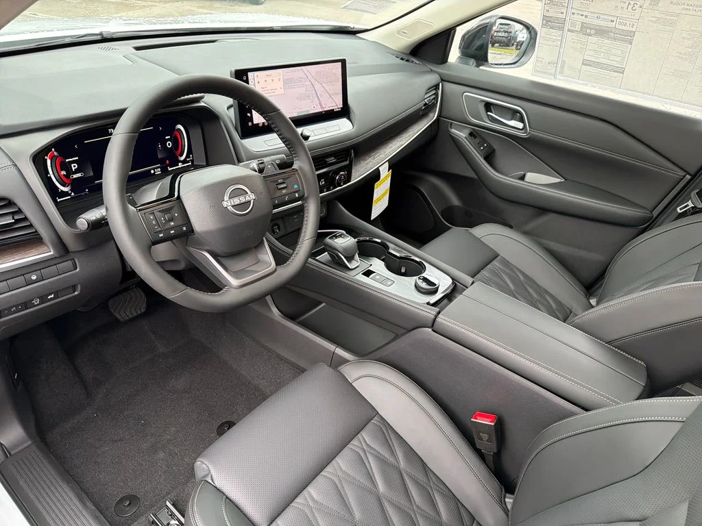 New 2026 Everest White Pearl TriCoat / Super Black Two-tone Nissan Platinum image 13
