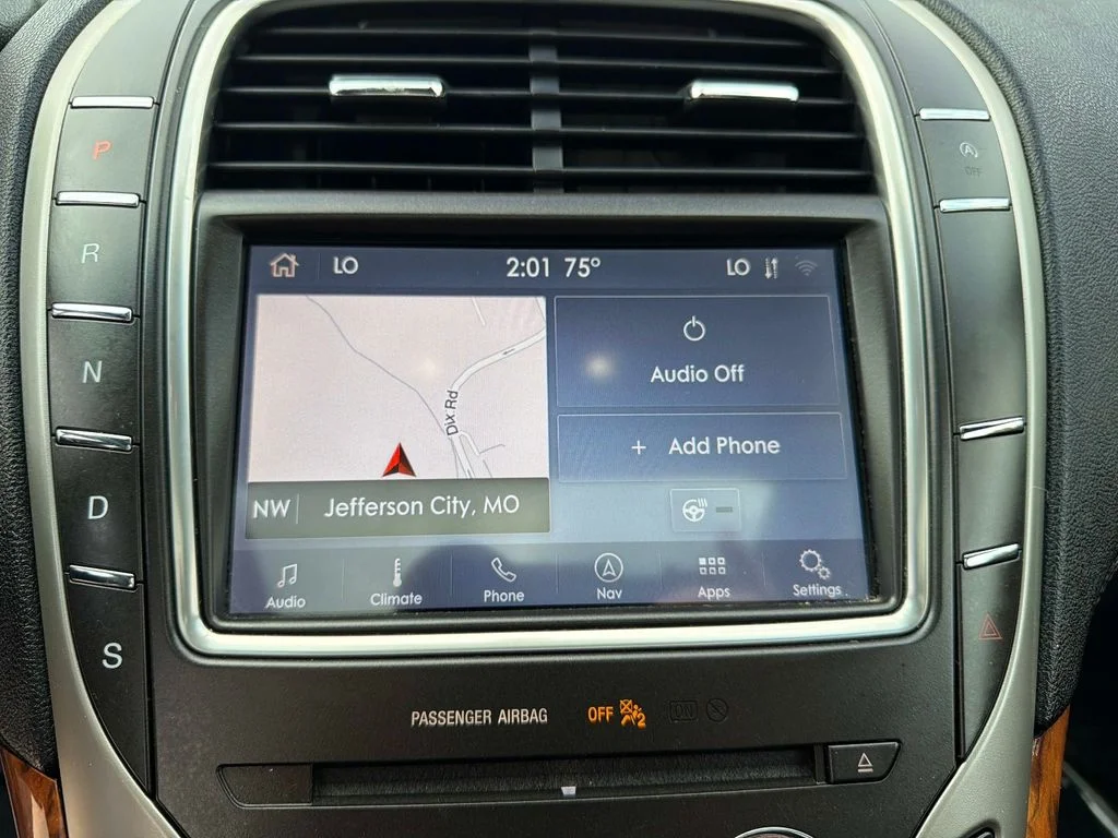 Used 2020 Blue Lincoln Reserve image 24