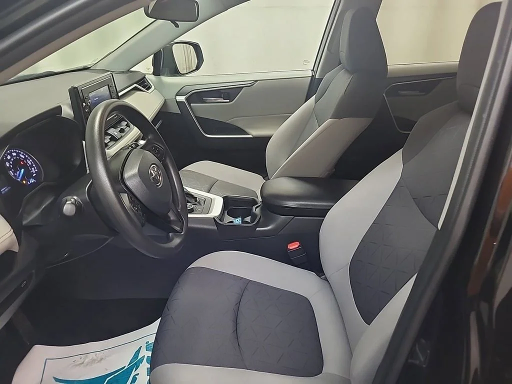 Used 2021 Black Toyota XLE image 8