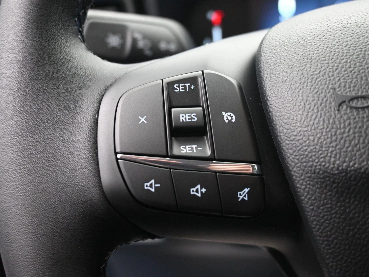 New 2026 Azure Gray Metallic Tri-Coat Ford XLT image 24
