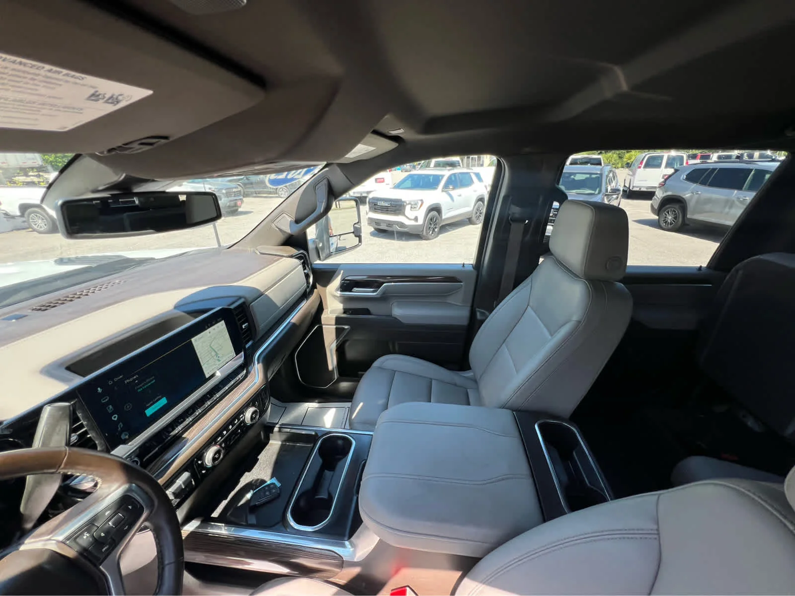Used 2025 Summit White Chevrolet LT image 10