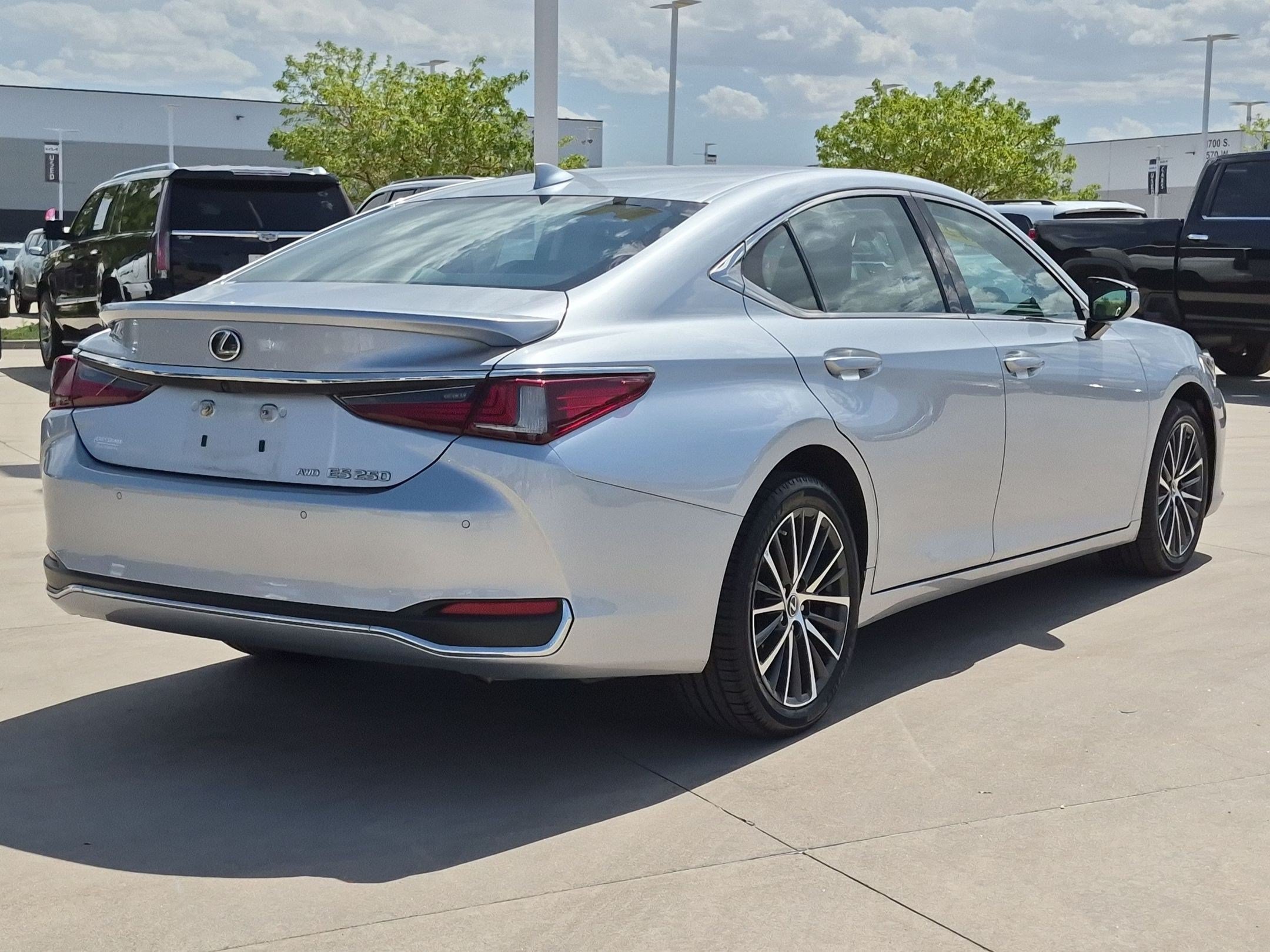 Certified Used 2023 Iridium Lexus ES 250 image 6