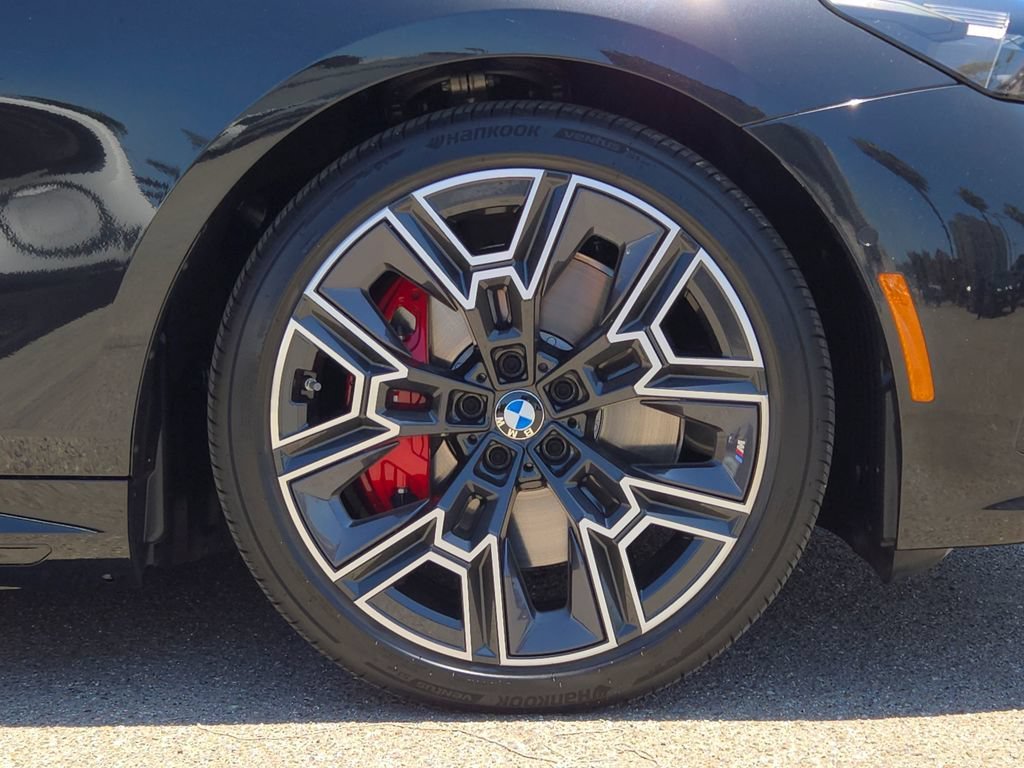 Used 2026 Black Sapphire Metallic BMW 550e xDrive image 7