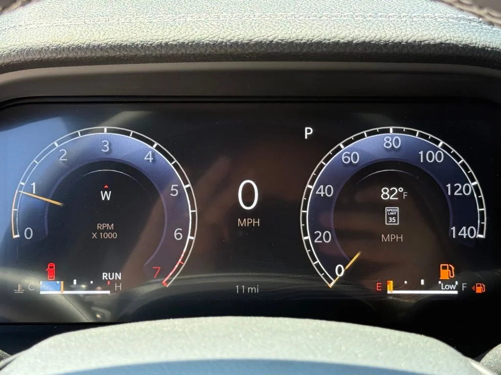 New 2026 Silver Zynith Exterior Paint Jeep Altitude image 16