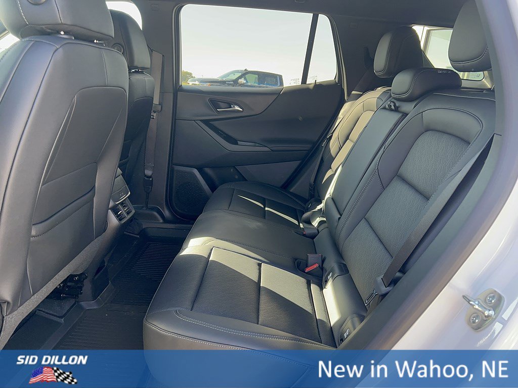 New 2027 Summit White Chevrolet LT image 18