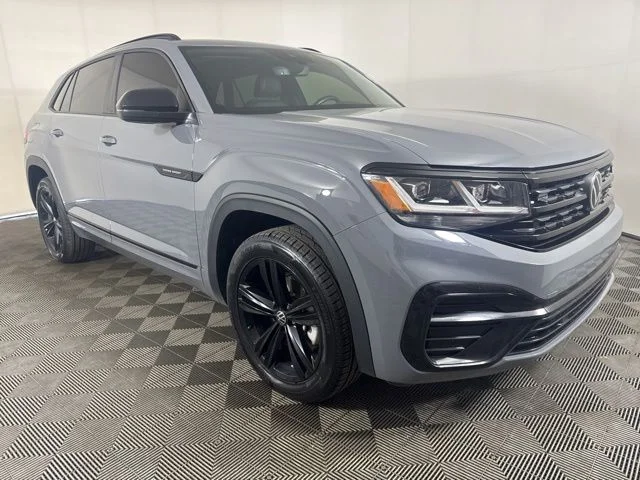 2022 Volkswagen Atlas Cross Sport 2.0T SEL R-Line Black 4MOTION's photo
