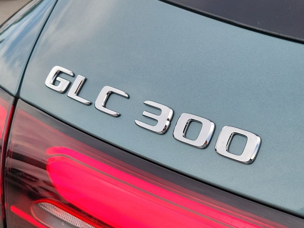 New 2027 Verde Silver Metallic Mercedes-Benz GLC 300 image 7