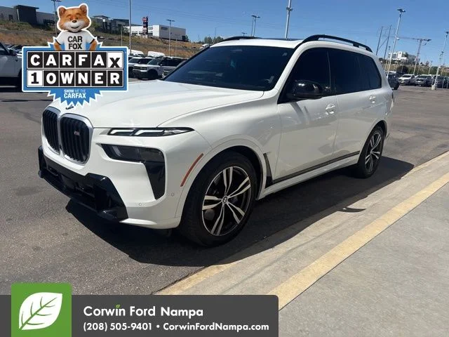 2025 BMW X7 M60i's photo