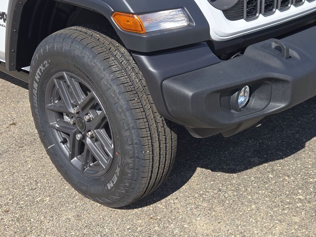 New 2026 Bright White Clear-Coat Exterior Paint Jeep Sport image 4