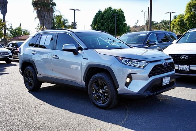 Used 2021 Silver Toyota XLE image 5
