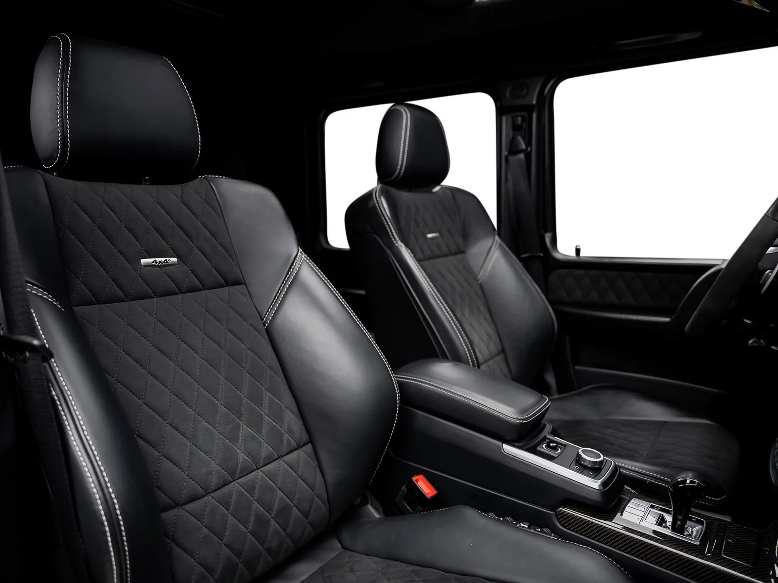 Used 2017 White Mercedes-Benz G 550 Squared image 37