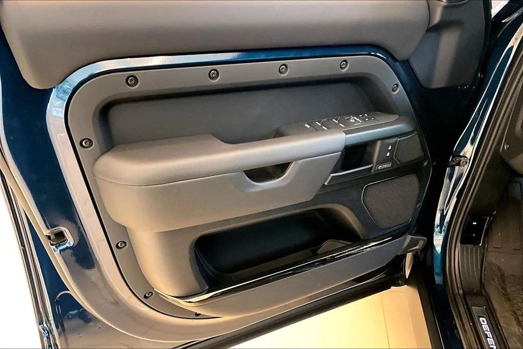 New 2026 Blue Land Rover OCTA image 13
