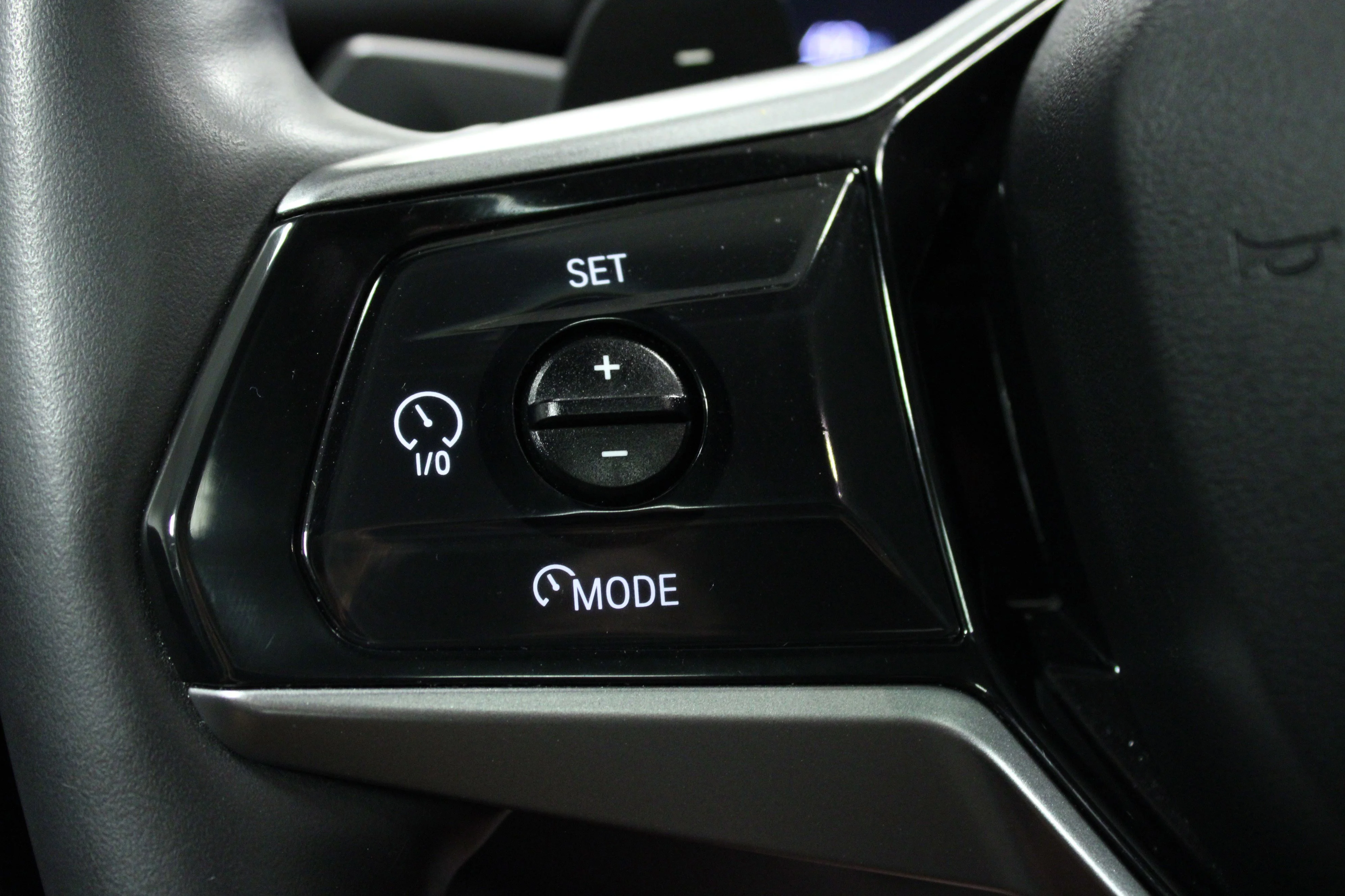 Used 2024 Oxide Grey Metallic BMW 530i xDrive image 19