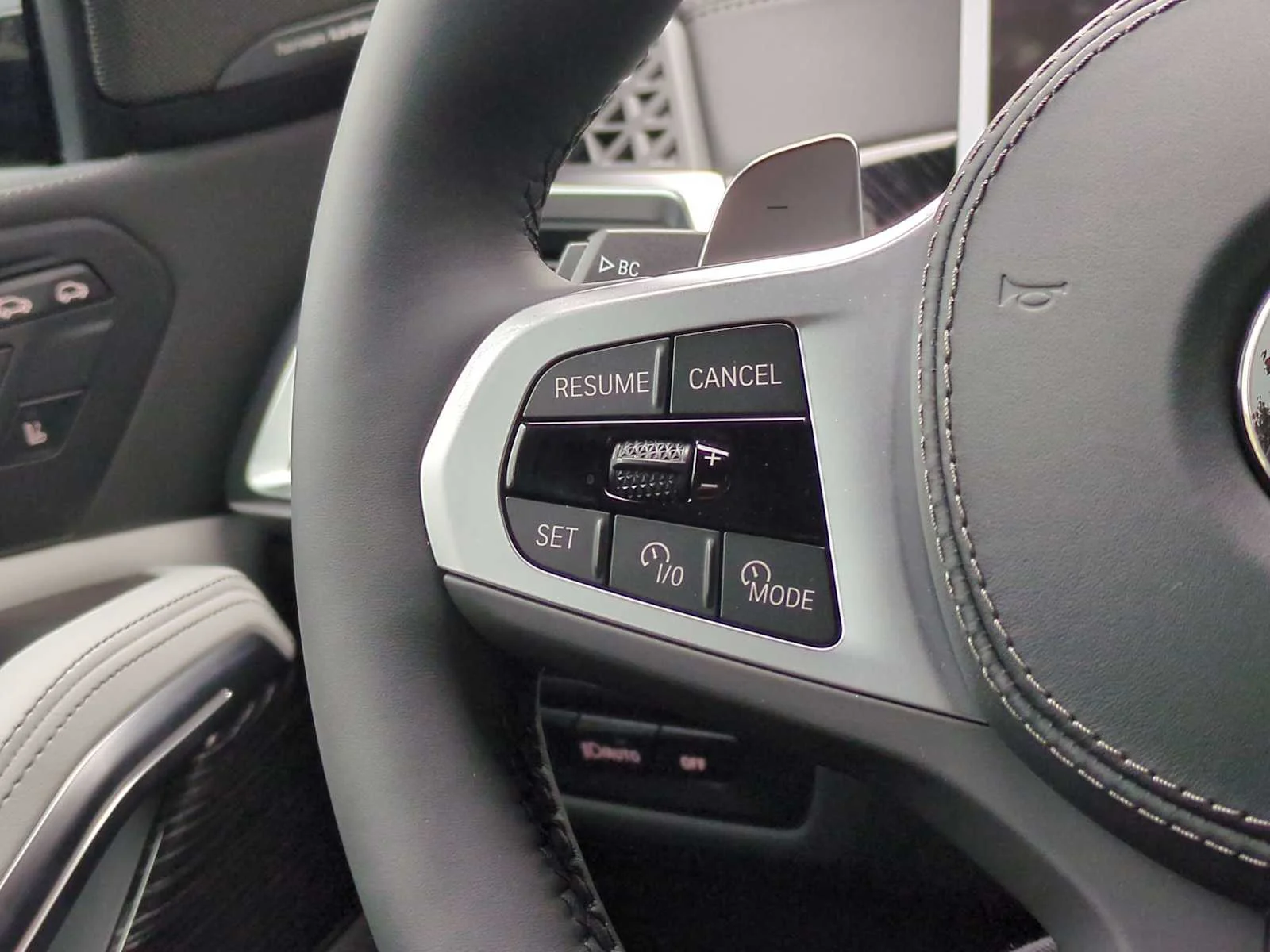 New 2026 Black Sapphire Metallic BMW xDrive40i image 25