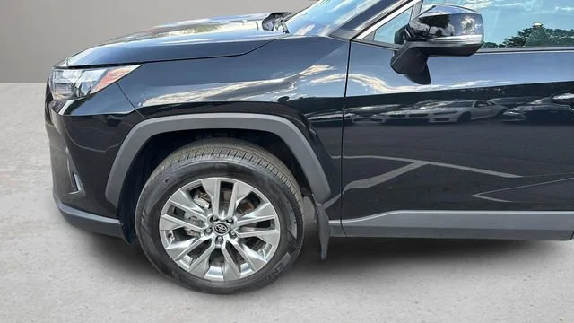 Used 2024 Black Toyota XLE Premium image 35
