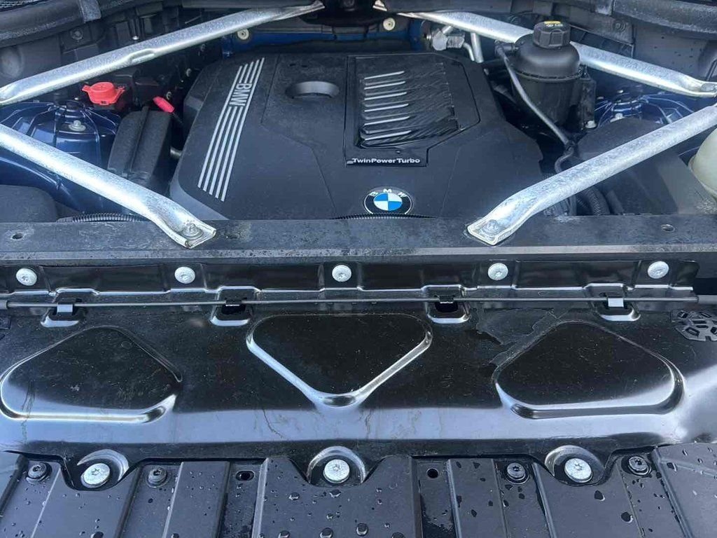 Used 2020 Blue BMW xDrive40i image 33