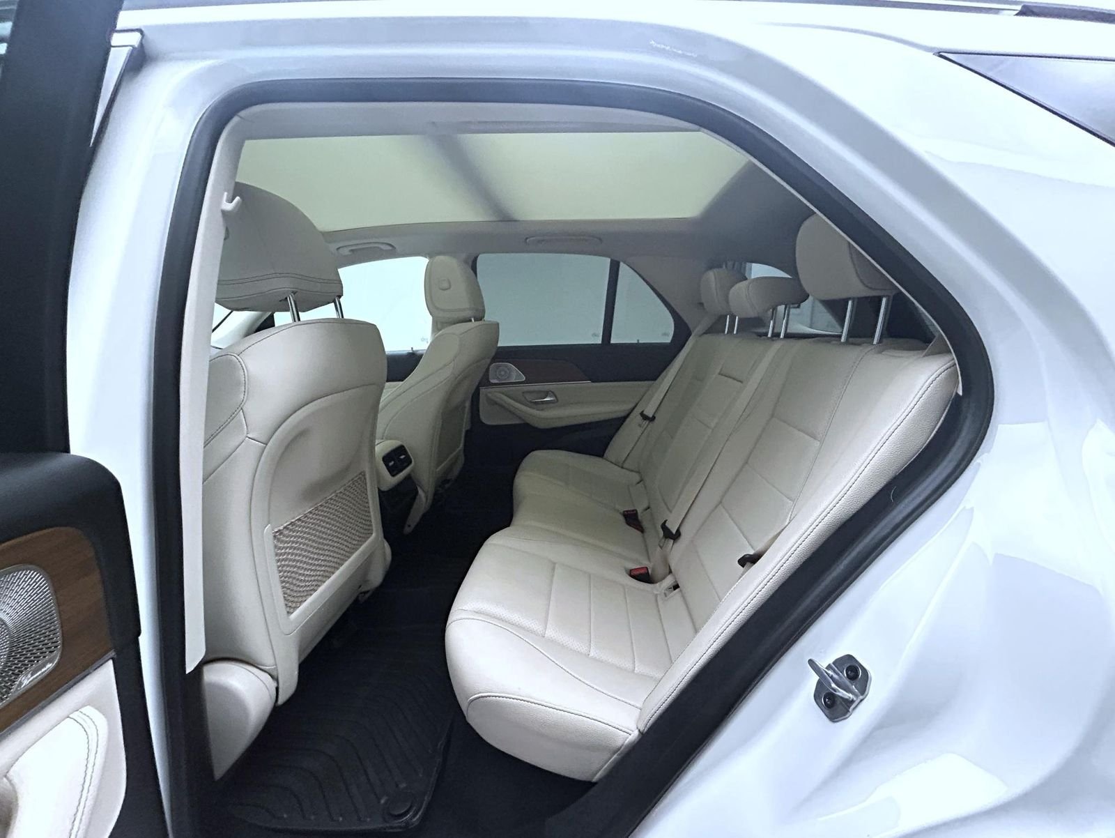 Used 2022 White Mercedes-Benz GLE 350 image 19