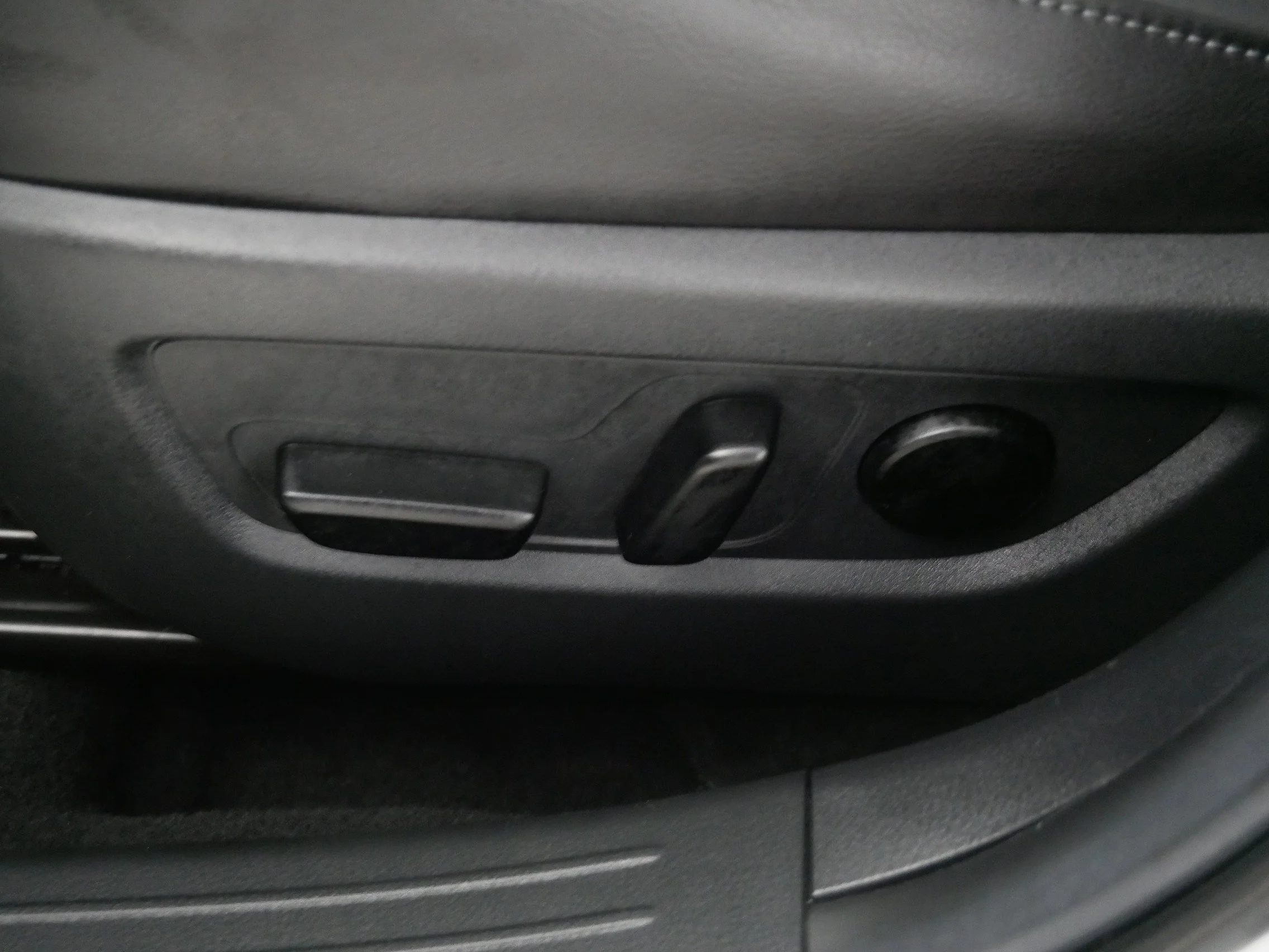 Used 2025 Wind Chill Pearl Mazda 2.5 S Premium Plus Package image 20